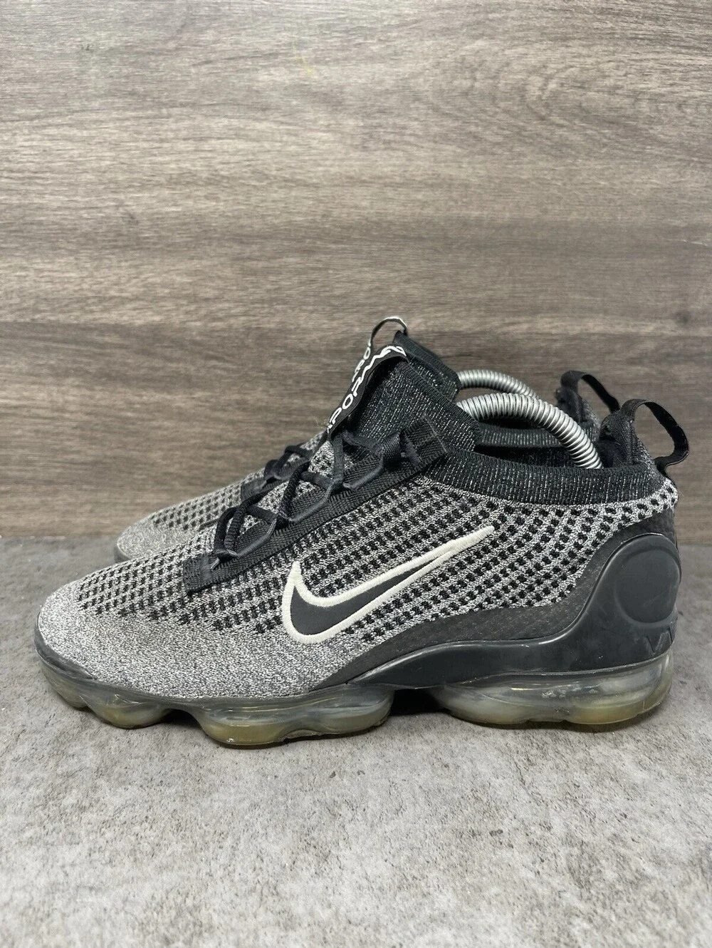 Nike Air VaporMax 2021 Flyknit Oreo Size 6.5Y Kids Black White DB1550-006